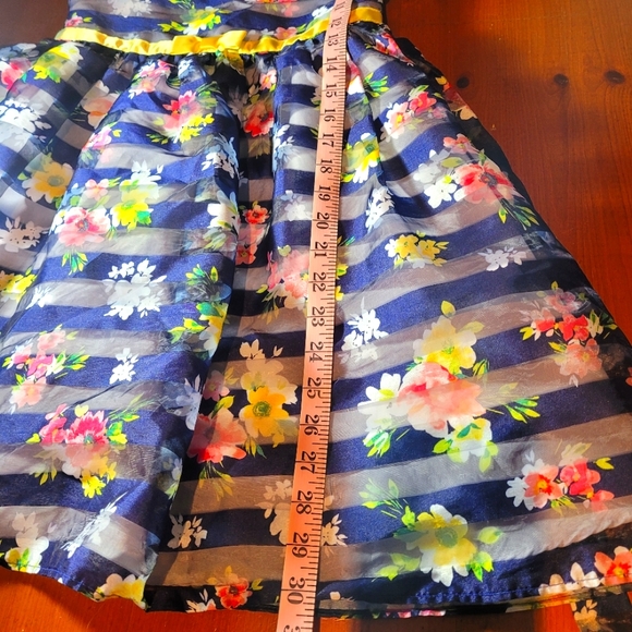 10Y Jona Michelle Flowers design dress - Picture 10 of 10